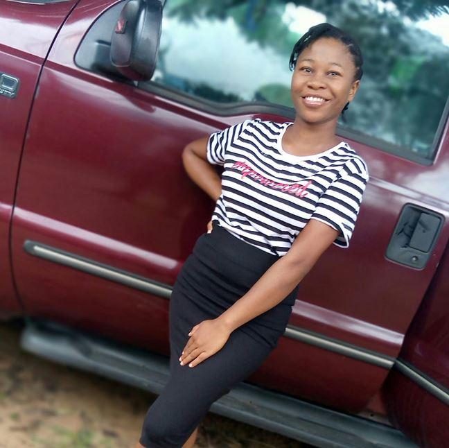 Social media lady phone 6 years old cousin