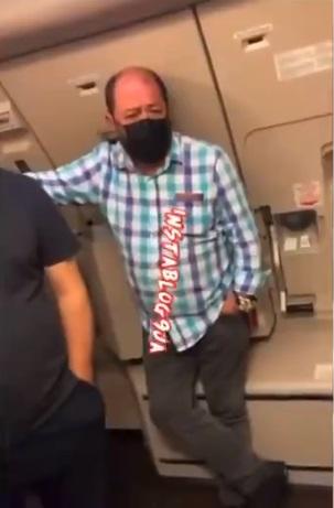 Turkish man thrown out of airplane for allegedly slapping a Nigerian (Video)