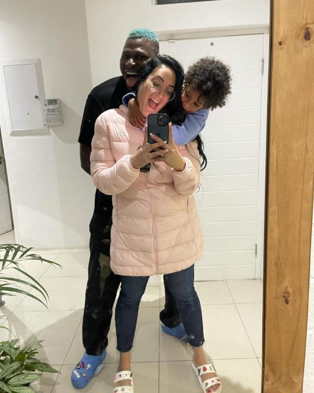 #BBNaija2021: Meet housemate Niyi's beautiful family (Video)