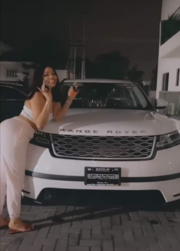 "Why buy a white Range Rover after getting a black from fans" - Man laments over Nengi's new whip (Video)