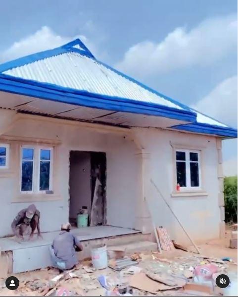 COmedian Egungun five (5) Bedroom Apartment