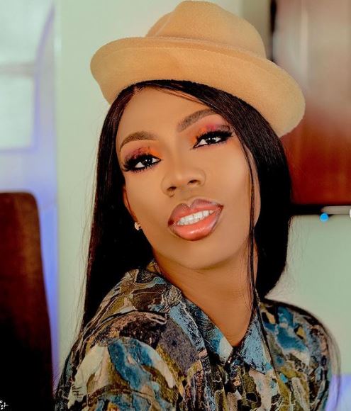 James Brown Davido Blocking