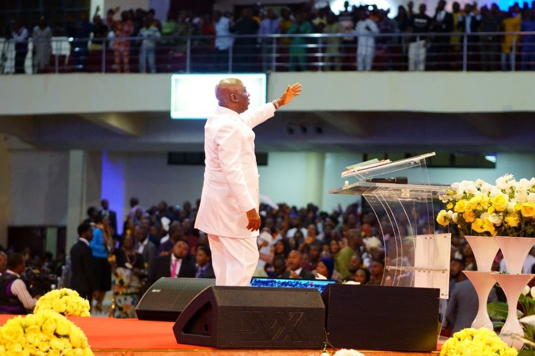 Bishop Oyedepo worshipper mad