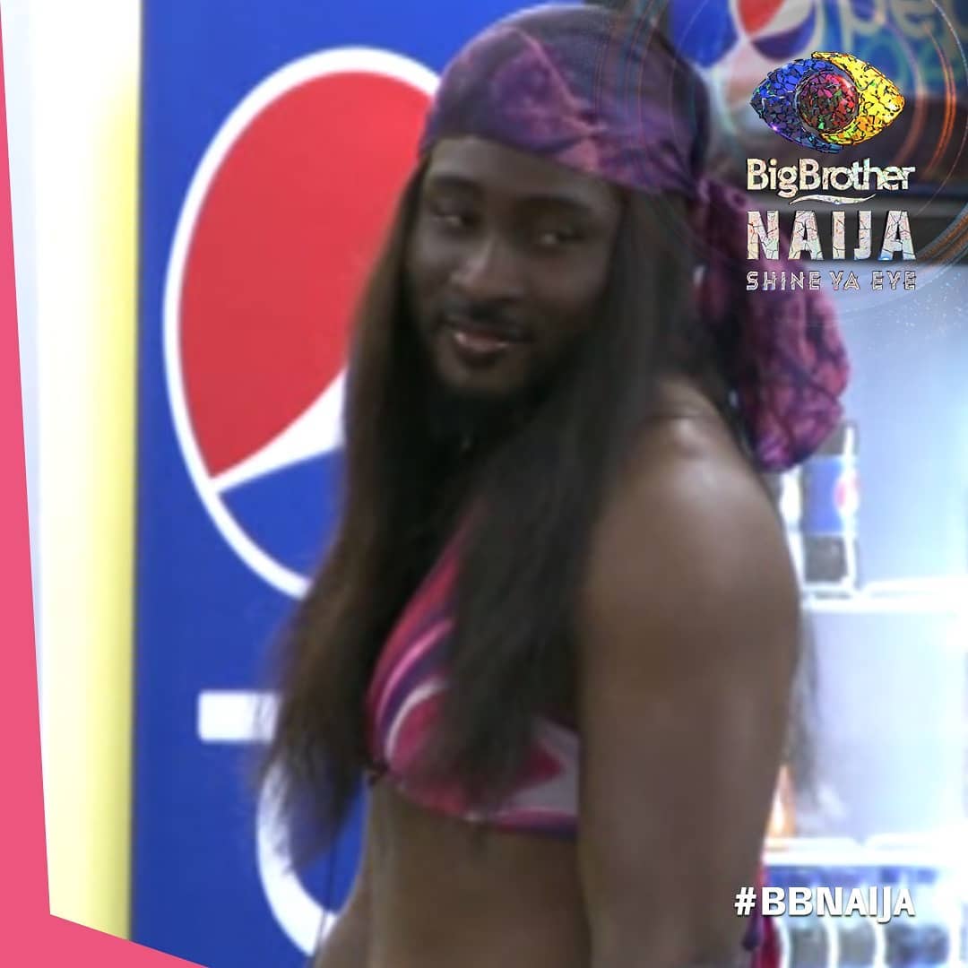 pere dressed like a woman / #BBNaija: Biggie tasks housemates to mimic one another for a day