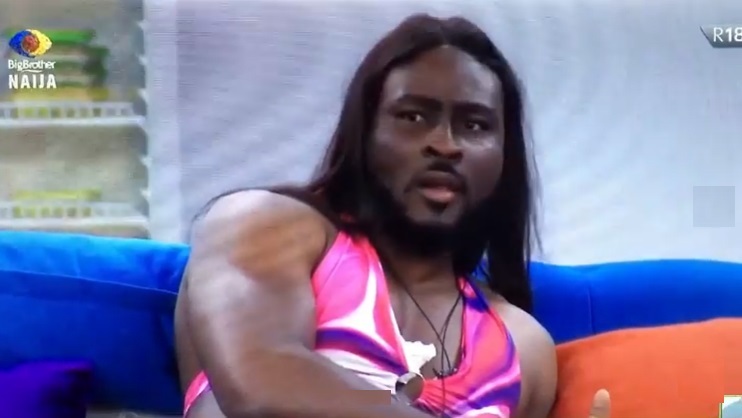 pere dressed as a woman