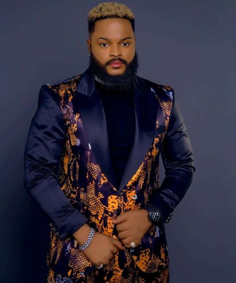 Whitemoney Queen Buttock Respect