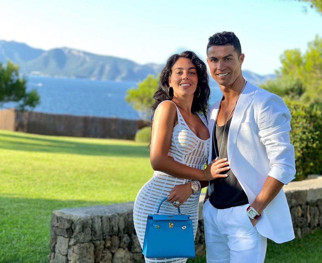 Cristiano Ronaldo girlfriend Georgina announce expecting twins
