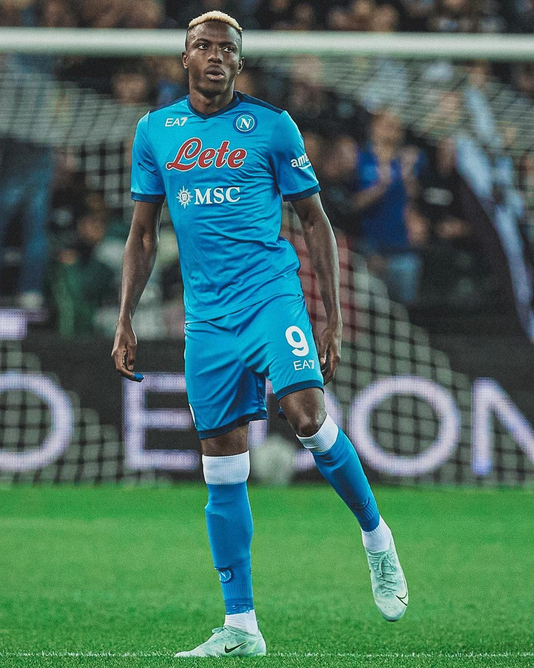 Victor Osimhen clean gutters N20