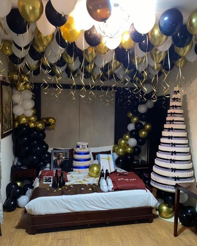 Fans shower General Pere with abundant gifts on sickbed (Video)