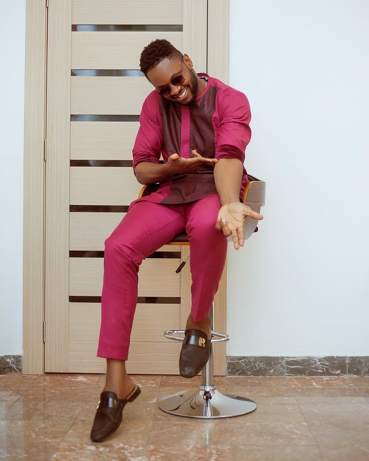 "Must yeyebrities display ignorance on social media" - Uche Maduagwu lashes out over Cross' bathroom post (Video)