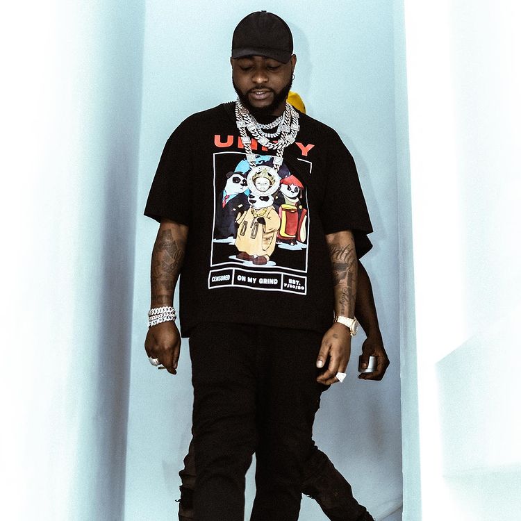 Davido receives N7M cash gift, aims for N100M ahead of 29th birthday 