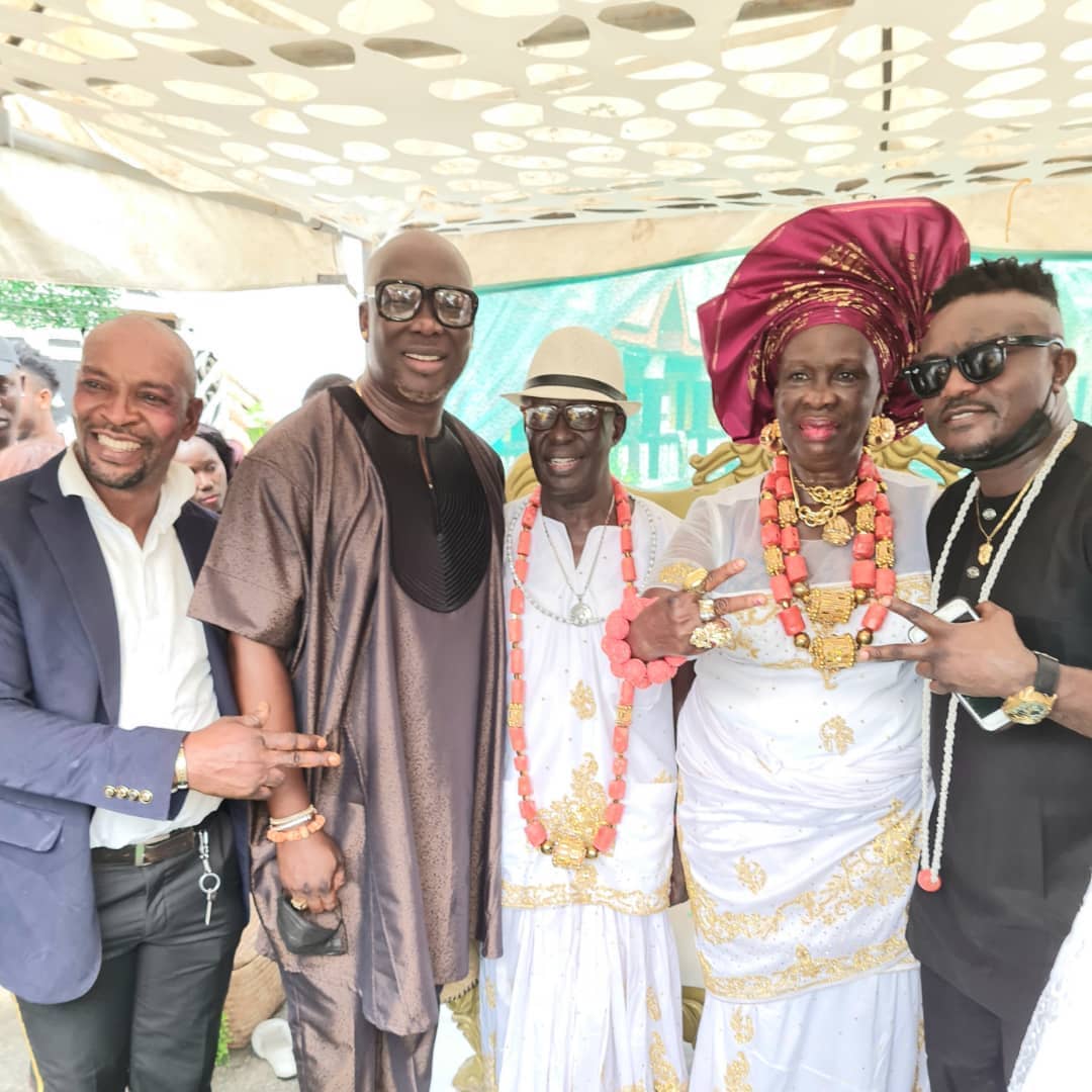 Comedian, Gordons mother gets married 72