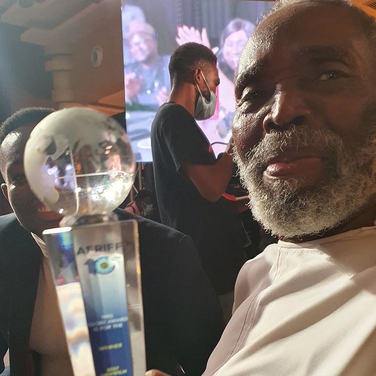 Olu Jacobs makes appearance at award event following rumor of death