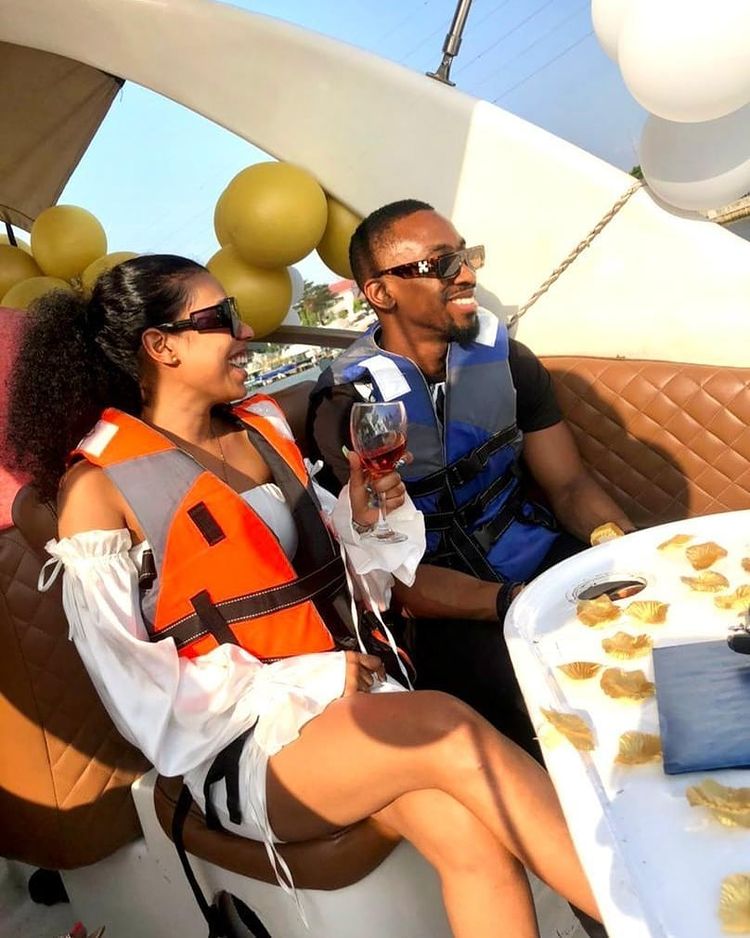 Saga and Nini enjoy romantic boat cruise courtesy of shippers (Video)