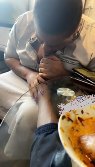 "Na woman wey suck our toes we go marry oh" - Nkechi Blessing hailed for pampering lover (Video)