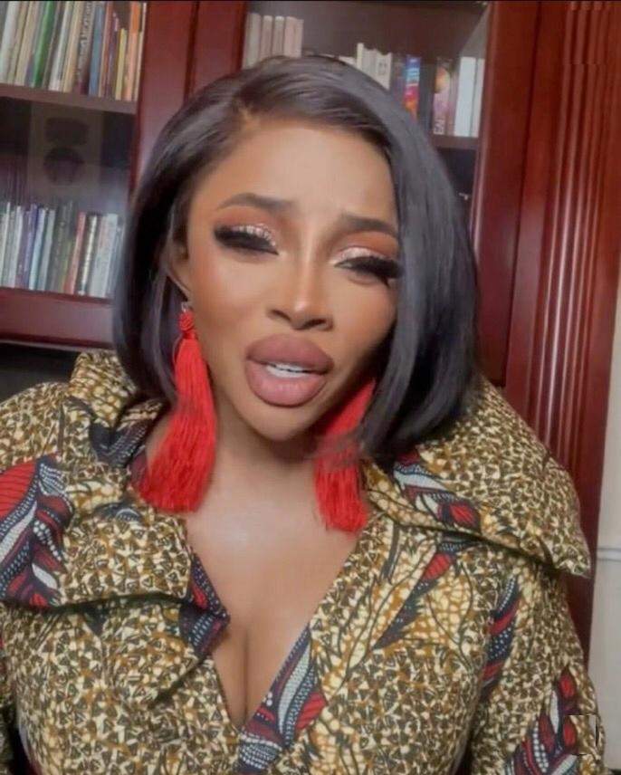 Toke Makinwa reacts after being dragged for allegedly doing facial surgery