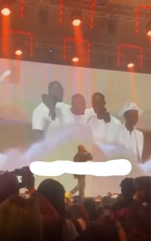 Moment Davido paid tribute to four late friends before live perfomance (Video)