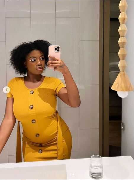 Angel Smith Pregnant Photos