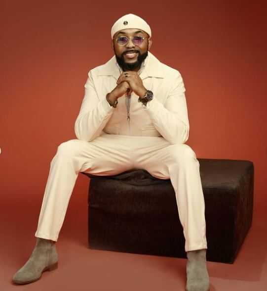 Banky W son bath