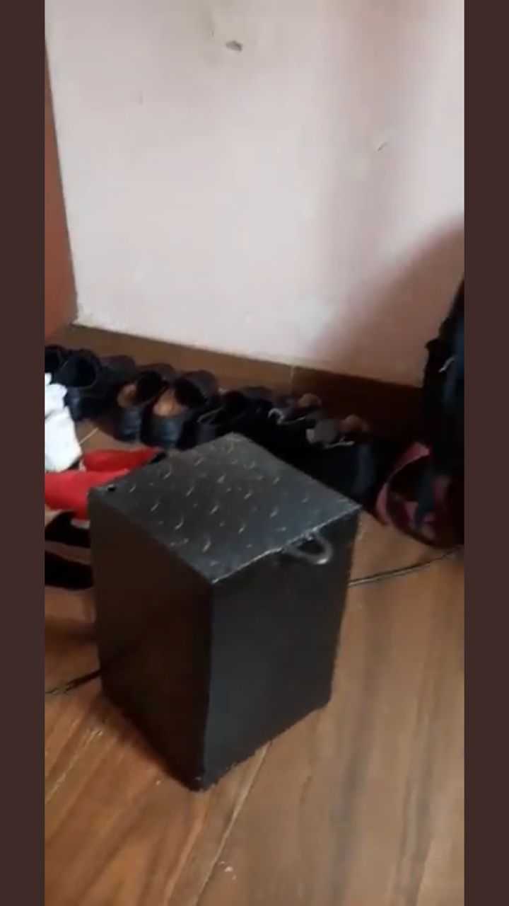 "Bank no even get this kain vault" - Man laments over piggy bank received from girlfriend (Video)