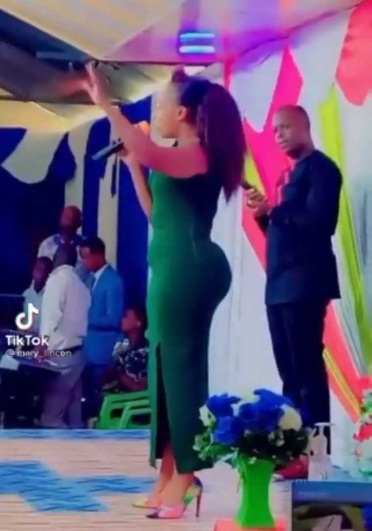 Moment pastor fixates his eyes on curvy female congregation (Video)