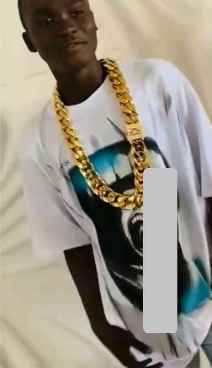 "How much is your Benz" - Man says as he shows off alleged N16M 'heavyweight' gold chain (Video)