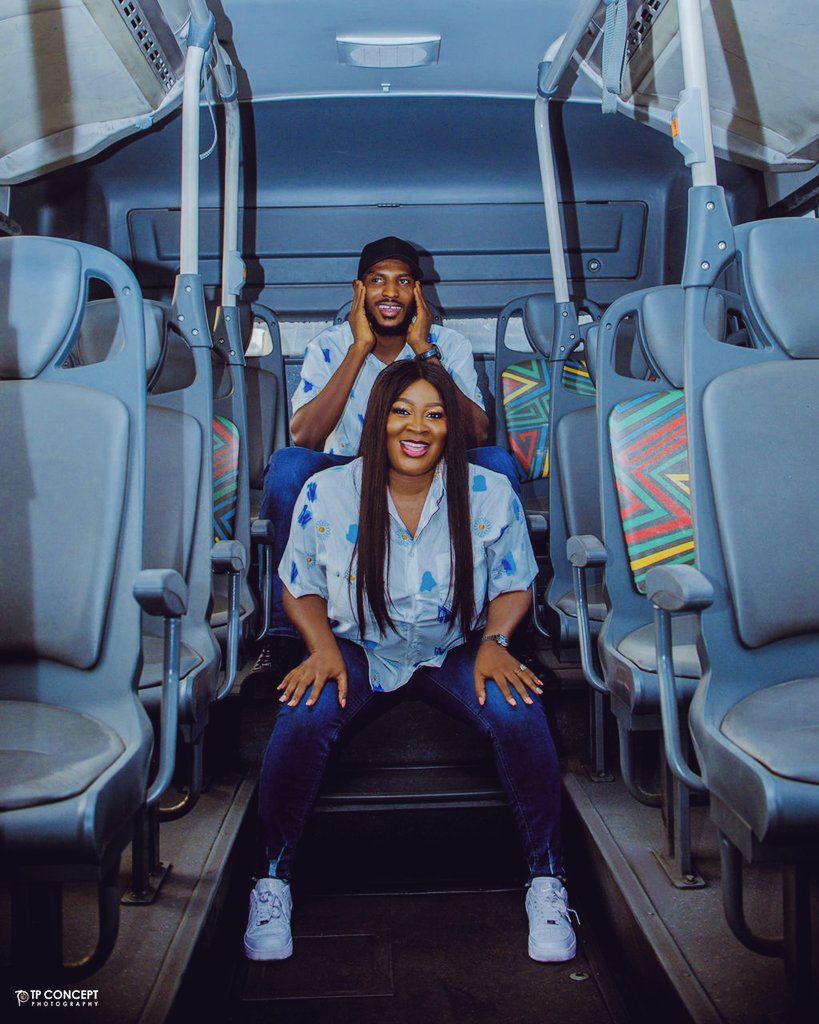 Couple recreates adorable memory of their love story in a bus