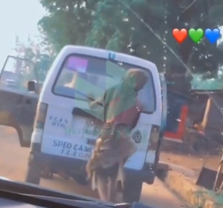 Reactions as mentally-challenged man is spotted helping driver push his van  (Video)