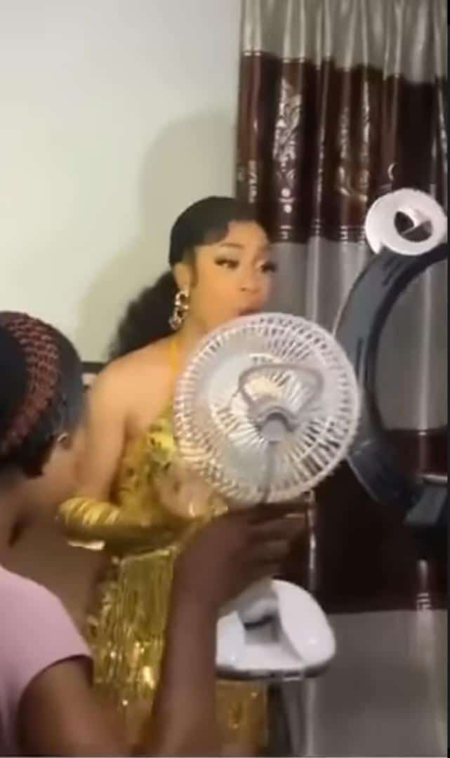 Reactions as lady gets massive family support ahead of BBNaija Season 7 audition (Video)