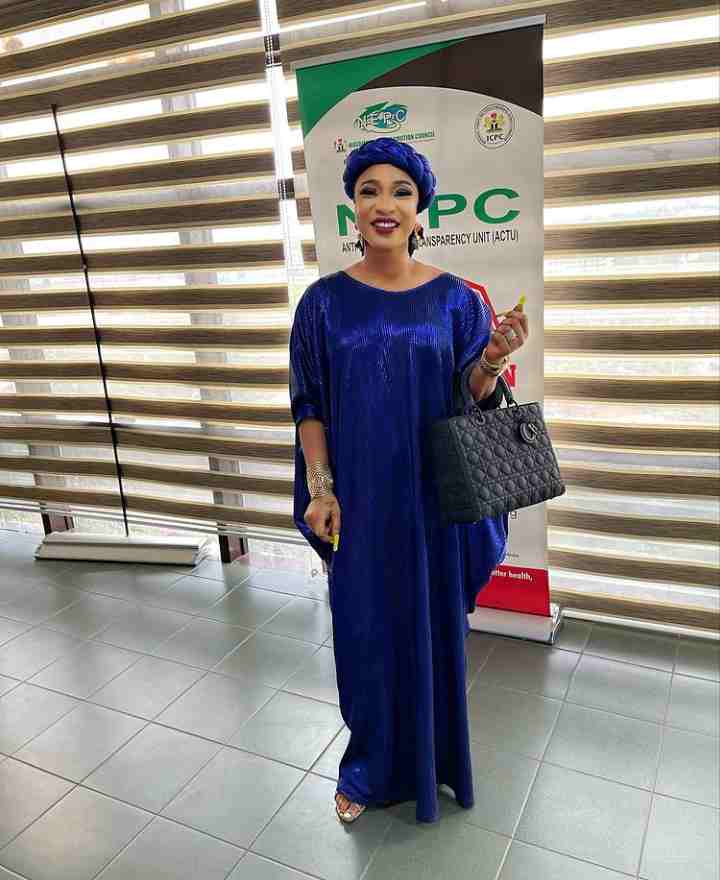 Kemi Olunloyo tonto fans