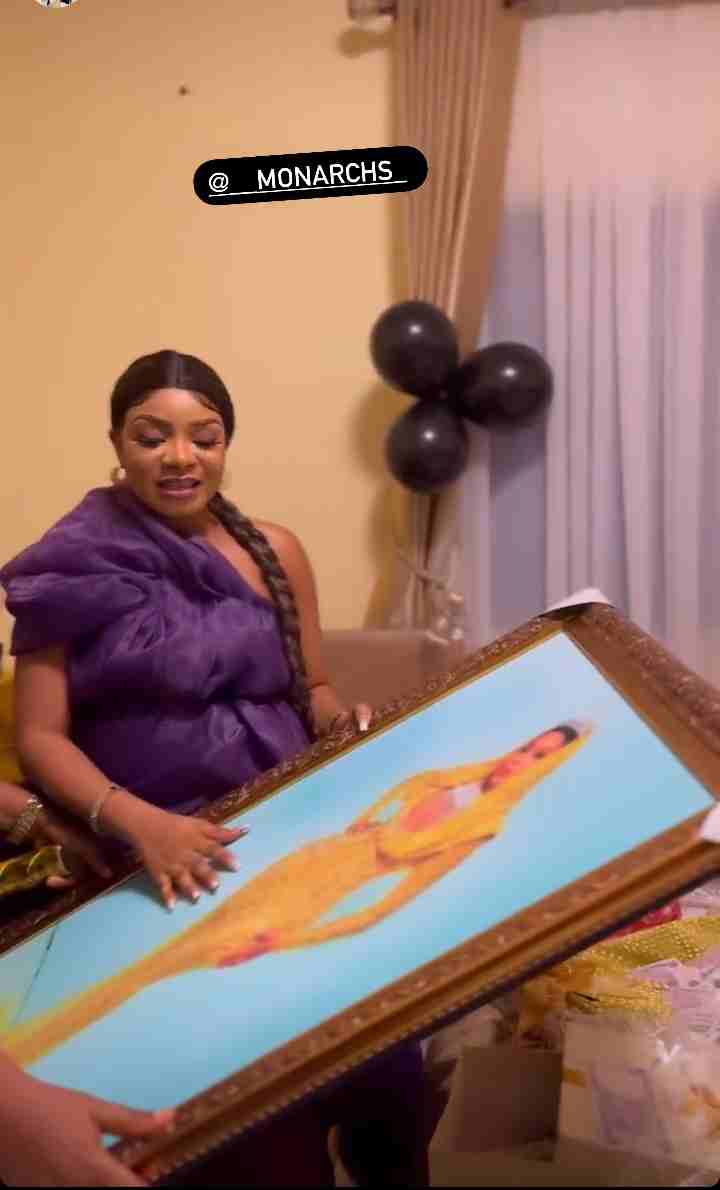 Fans organize special birthday party for Queen, gifts her N2M, two portraits