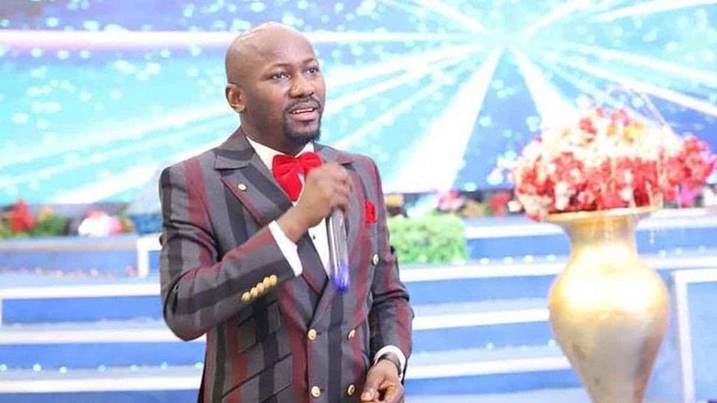 "Diabolic kee you dia" - Apostle Suleman blows hot, sends strong message to faceless blogger over allegations (Video)