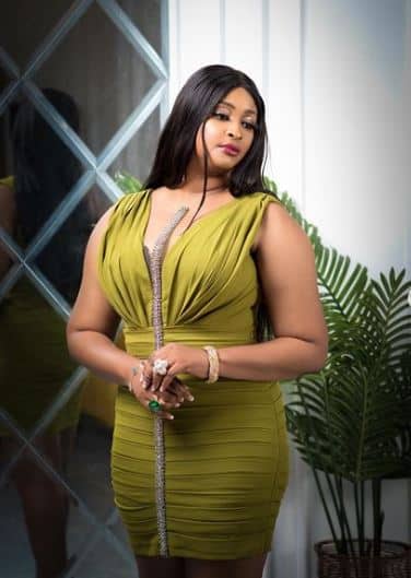 Ada Ameh: "I would've destroyed that camera" - Etinosa Idemudia blasts Real Warri Pikin for recording herself during condolence visit