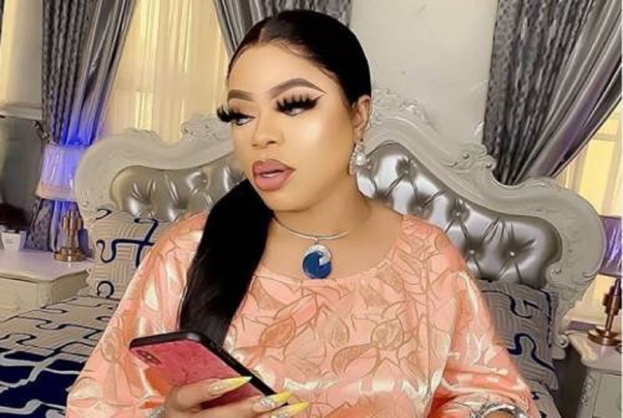 "Wetin ehm put for chest" - Video of Bobrisky and Nkechi Blessing at an airport triggers reactions