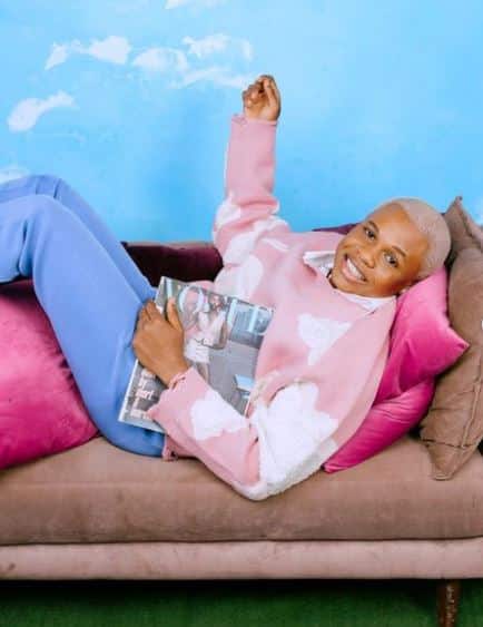 Moment Mavin signee, Boy Spyce got harassed by police officers as they struggled to forcefully obtain his phone (Video)