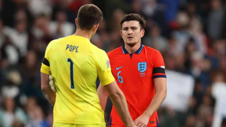 Gareth Southgate reacts to Harry Maguire & Nick Pope's mistakes