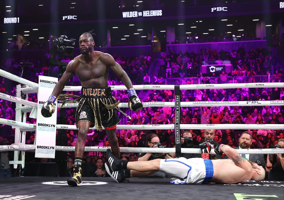Deontay Wilder knocks out opponent in first round