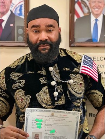  Prince Eke becomes a US citizen