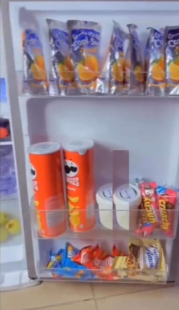 Student shows off content of refrigerator as school resumes (Video)