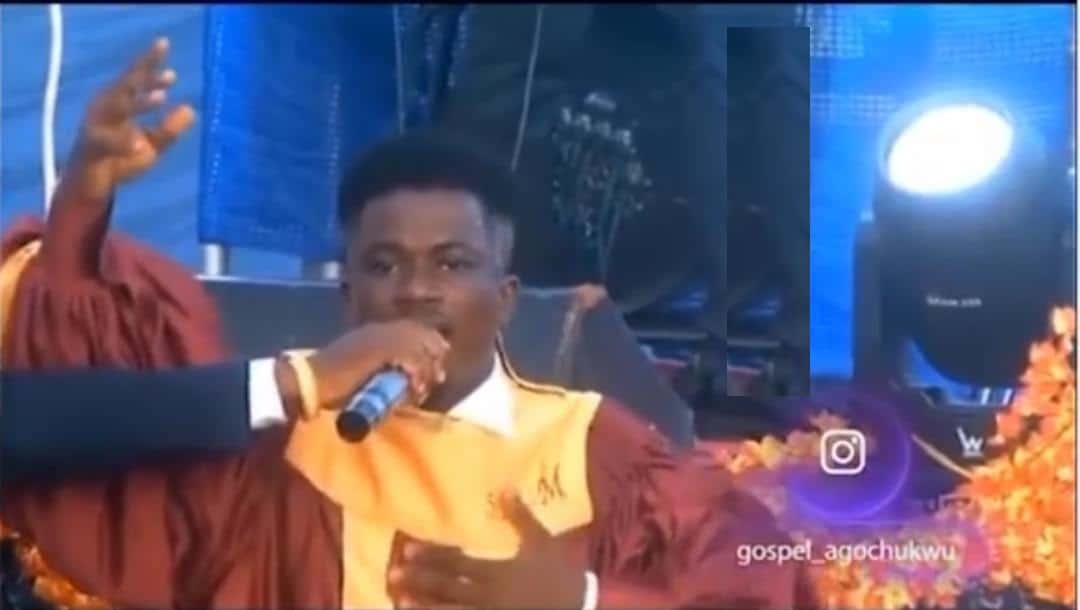 "I am the happiest person on earth" — Student gives testimony in church, laments struggle faced at home during ASUU strike (Video)
