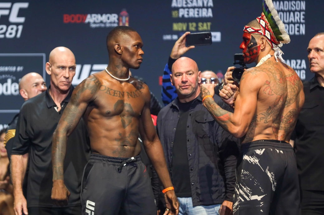 Israel Adesanya loses his UFC title to Alex Pereira