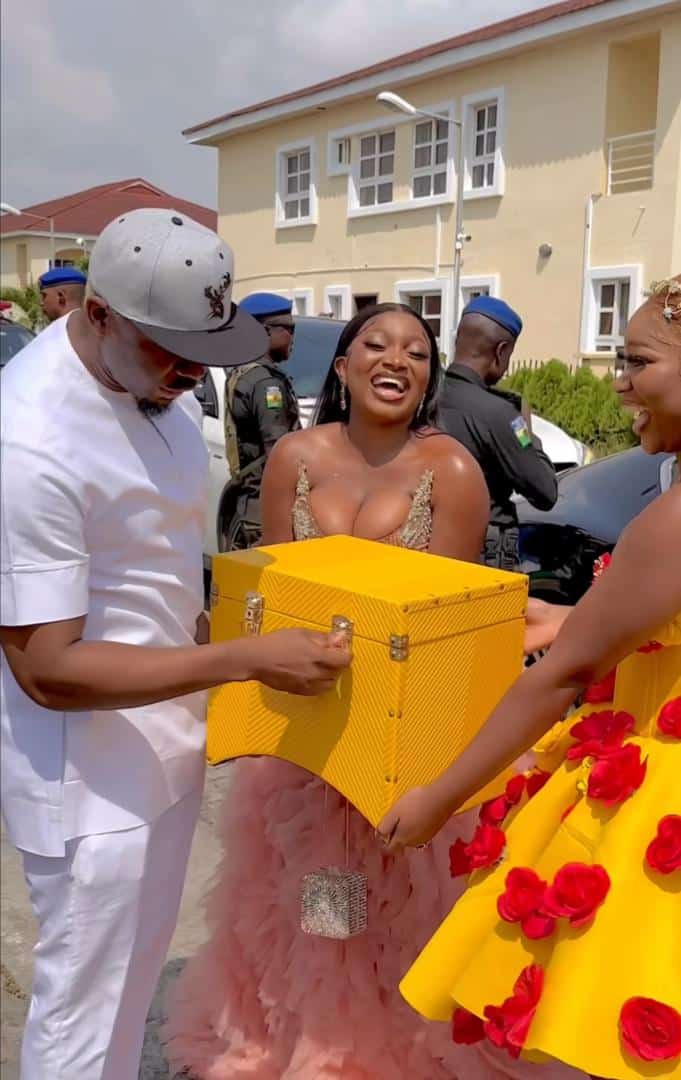 "Nigeria Police have low self esteem" — Speculations as Papaya Ex rolls out invites to housewarming party with escort and luxury package (Video)