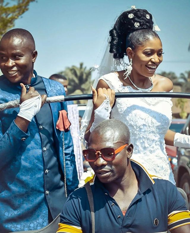 Groom and bride make grand entrance at wedding in keke