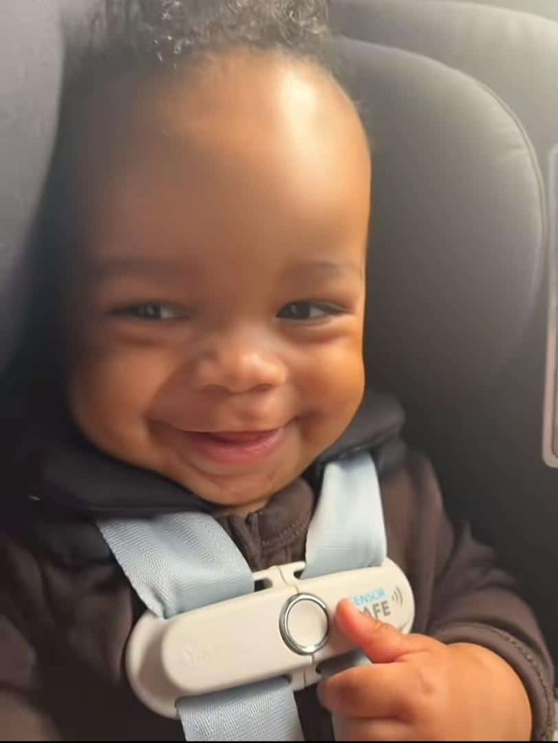 Rihanna and ASAP Rocky unveil their son's face (Video)