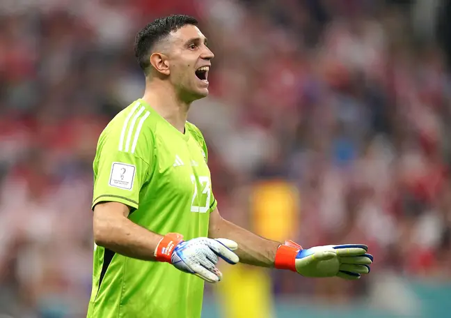 Emiliano Martinez brutally trolls Kylian Mbappe during Argentina's trophy parade