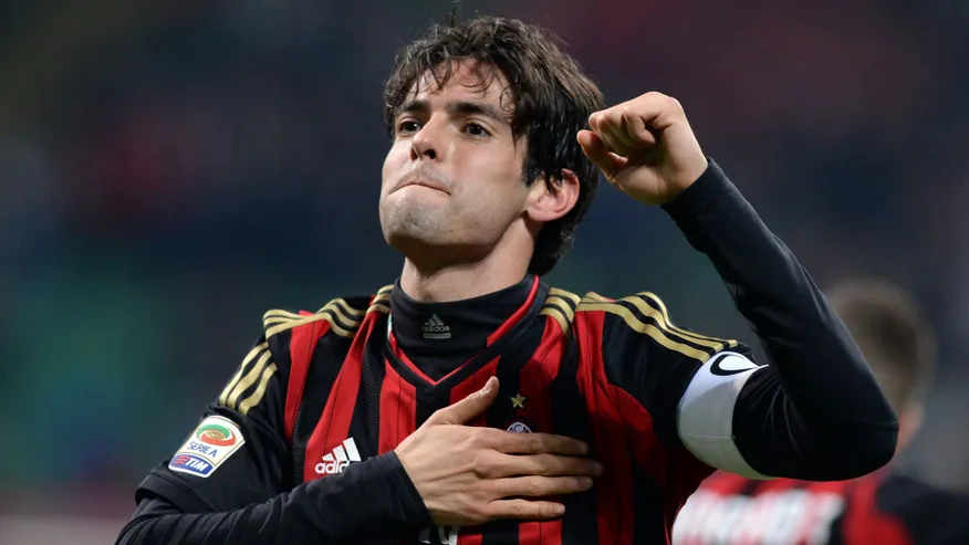 Kaka claims Brazilians treat Ronaldo like 'a fat man walking down the street'