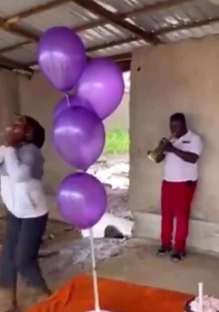 Drama as lady gets surprise birthday arrangement (Video)