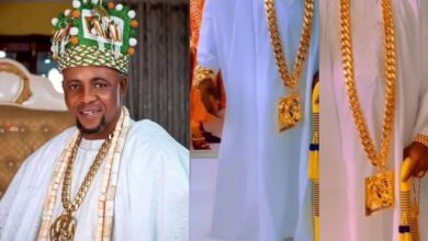 Oniba of Iba Ekun town shows off his newly acquired gold pendant (Video)