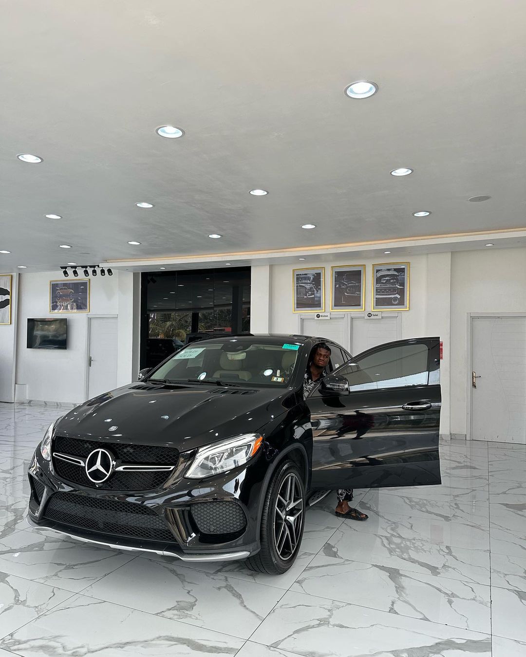 Zicsaloma splashes millions of naira on new Mercedes Benz