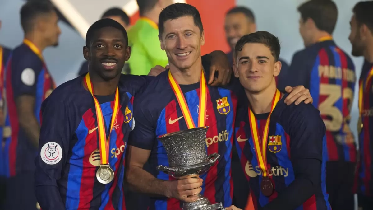 Barcelona defeats Real Madrid to win Super Cup trophy